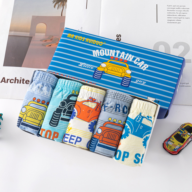 Korėjietiškos naujos dėžutėje parduodamos vaikiškos kelnaitės iš grynos medvilnės berniukams, didelių vaikų animacinių filmukų šortai.