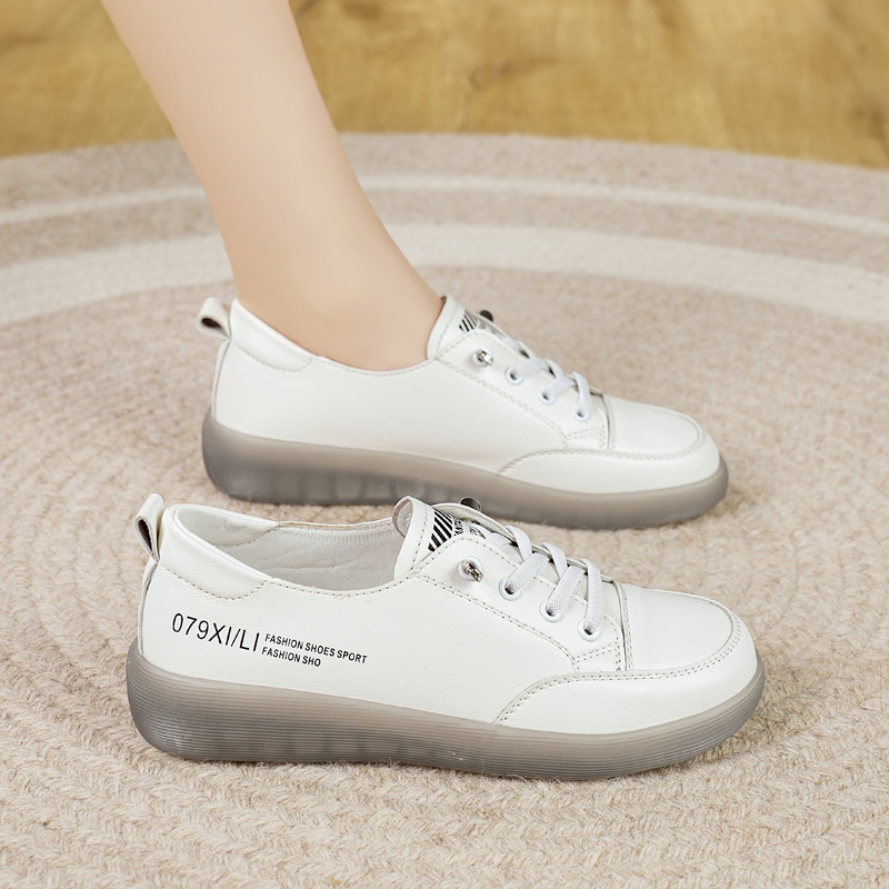 Zahraničný obchod Matka topánky Mäkká podrážka Mäkký povrch Ľahká nie unavená noha Jednoduché topánky Šnurovacie nazúvacie ploché ležérne biele topánky pre ženy