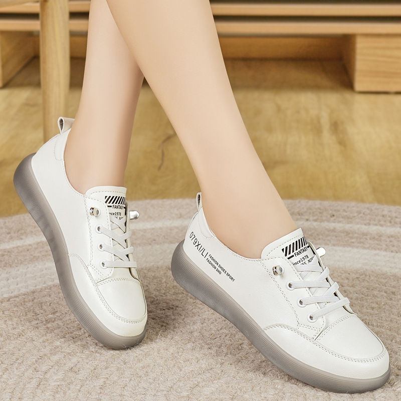 Zahraničný obchod Matka topánky Mäkká podrážka Mäkký povrch Ľahká nie unavená noha Jednoduché topánky Šnurovacie nazúvacie ploché ležérne biele topánky pre ženy