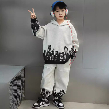 Chlapčenská jesenná športová mikina s kapucňou, nový štýl 2025 pre staršie deti, chlapčenský jarný a jesenný cool a štýlový outfit