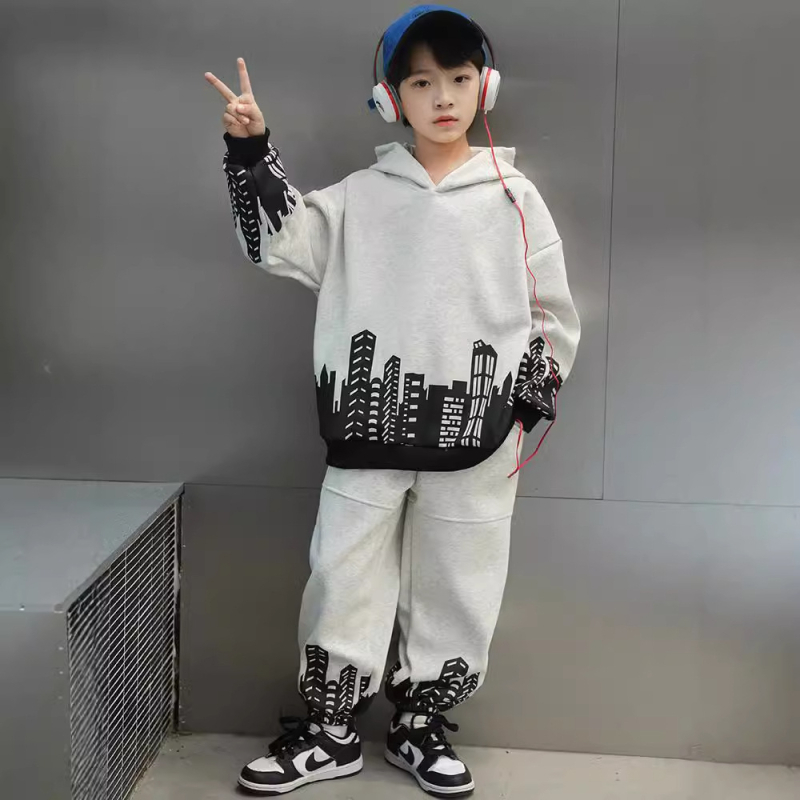 Chlapčenská jesenná športová mikina s kapucňou, nový štýl 2025 pre staršie deti, chlapčenský jarný a jesenný cool a štýlový outfit