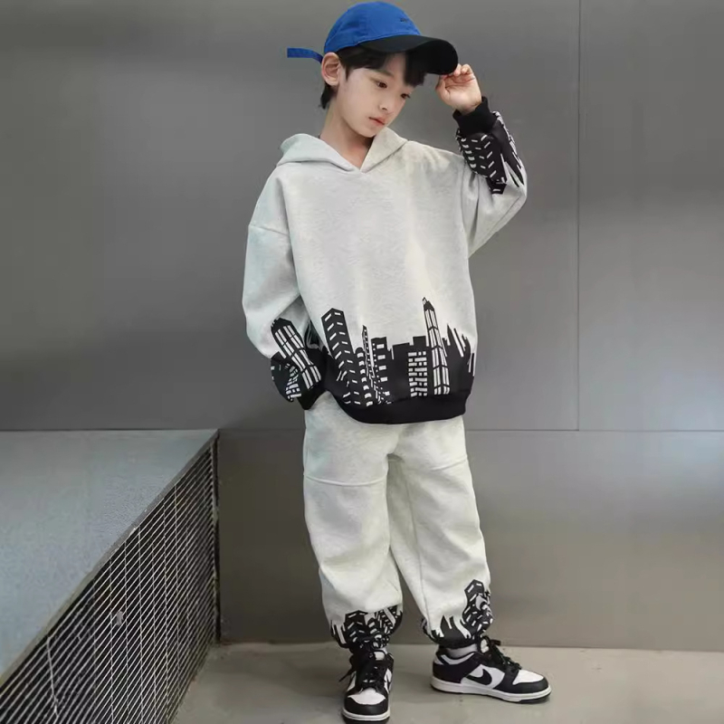 Chlapčenská jesenná športová mikina s kapucňou, nový štýl 2025 pre staršie deti, chlapčenský jarný a jesenný cool a štýlový outfit