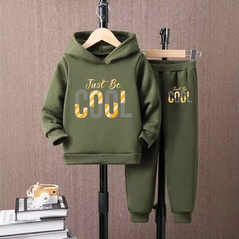 Veľkoobchodný chlapčenský módny sveter s dvojdielnym kresleným detským svetrom s potlačou písmen na jeseň a v zime s flísovou podšívkou