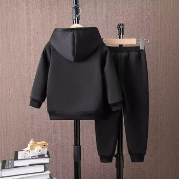 Εξωτερικό εμπόριο χονδρικής πώλησης αγοριών μόδας πουλόβερ δύο τεμαχίων παιδικό γράμμα με εκτύπωση κινουμένων σχεδίων φθινόπωρο και χειμώνα πουλόβερ με επένδυση από φλις