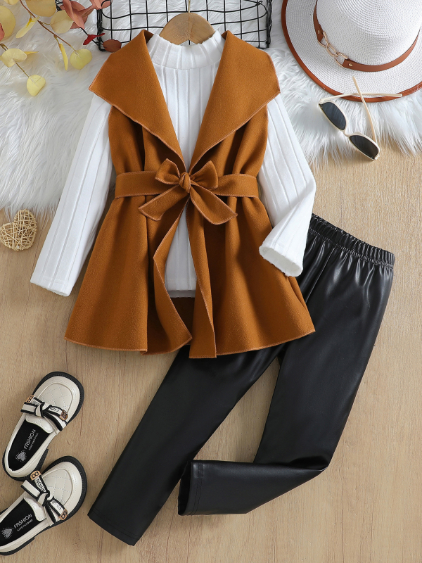 Dievčenský oblek so širokým výstrihom z polyesteru, vysokým golierom a obojstranným sťahovaním, dlhými vonkajšími nohavicami z PU kože s opaskom, 4-dielnym strihom