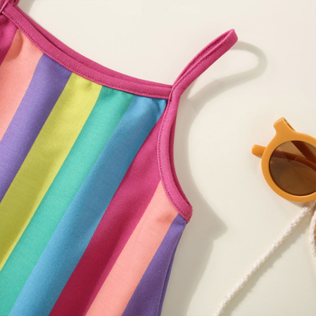 Νέο καλοκαιρινό φόρεμα για κορίτσια με διακριτική ριγέ φούστα σε χρώμα ουράνιου τόξου