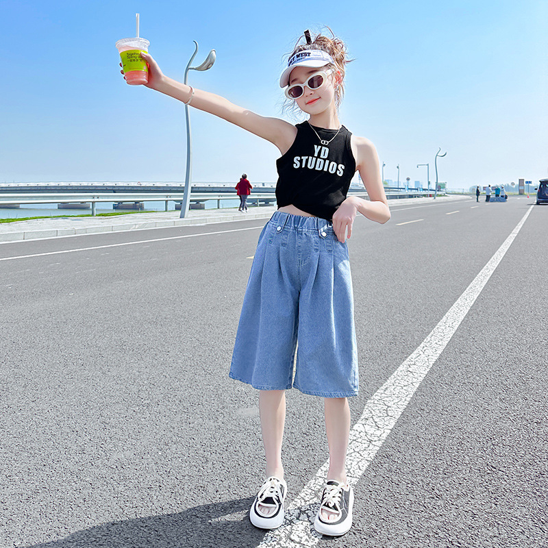 Dievčenské letné mäkké džínsové šortky 2025 Nové detské oblečenie zahraničného obchodu pre staršie deti, tenké džínsové ležérne šortky po kolená