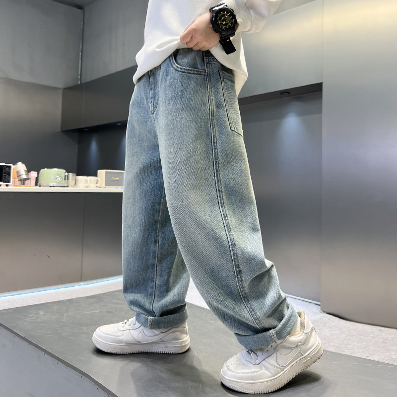 Detské chlapčenské nohavice Jar 2025 Nový štýl Stredný a Veľký chlapec Rovné jarné a jesenné džínsy Pekné oblečenie