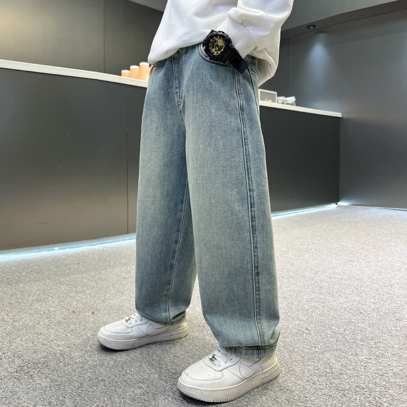 Detské chlapčenské nohavice Jar 2025 Nový štýl Stredný a Veľký chlapec Rovné jarné a jesenné džínsy Pekné oblečenie