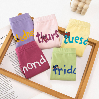 Mergaičių vaikiški apatiniai su žvaigždutėmis Medvilniniai A klasės medvilniniai vaikiški mergaičių trumpi kelnės Mergaičių vaikiški plokščio kampo kelnės Keturių kampų apatiniai