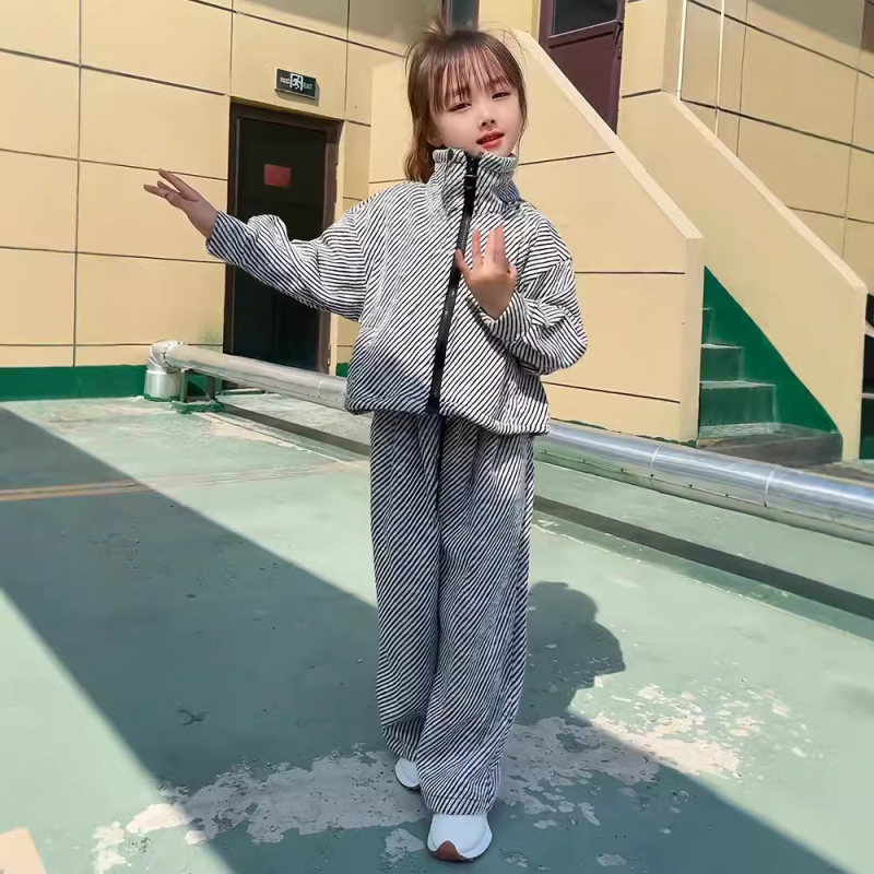 Dječja odjeća za djevojčice Proljeće i jesen 2025 Novi dječji dvodijelni sportski set za djevojčice srednje i velike veličine