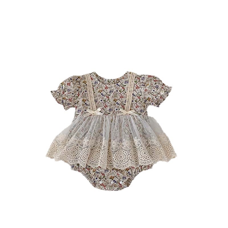 Letná kórejská trojuholníková sukňa pre dievčatká s krátkym rukávom a čipkou v dutých čipkách v kvetinovom štýle 2025