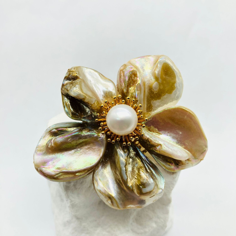 Svijetlosmeđa školjkasta broš s pet latica cvijeta za žene, jednostavna modna korsaž, ručno namotana, tkana tvornica veleprodaja