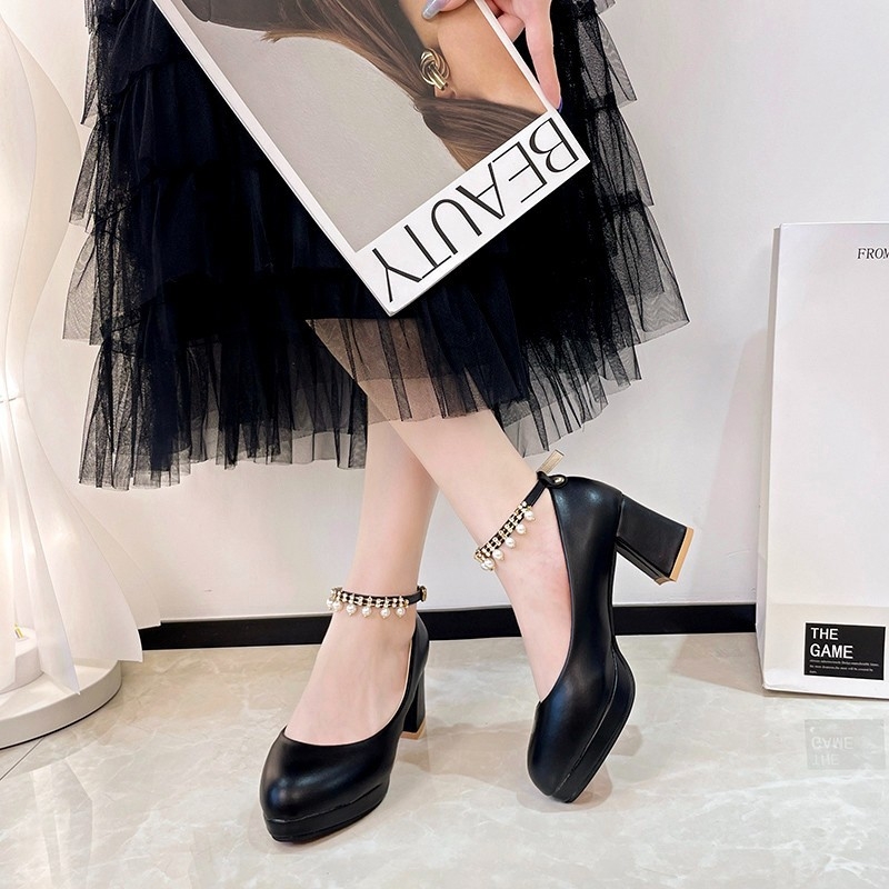 Prekogranične visoke pete s bisernim lancem 2024. Proljeće i jesen, nove europske i američke modne cipele s debelom petom i profesionalnim pojedinačnim cipelama za žene