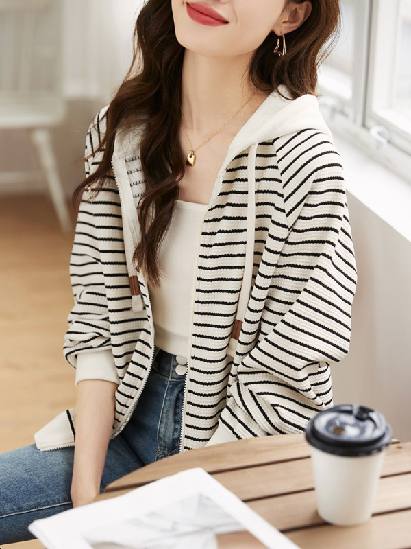 Proljeće 2023. Novi ležerni modni kardigan, univerzalna jednostavna prugasta jakna s kapuljačom za žene