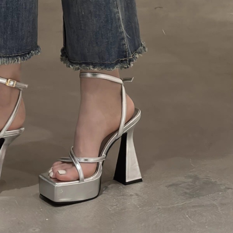 Ljetne sandale s visokom petom za vanjsku trgovinu 2025., vodootporne, s platformom i tankim remenom, stražnji prazan, otvoreni prsti, debelim dnom, ženske srebrne
