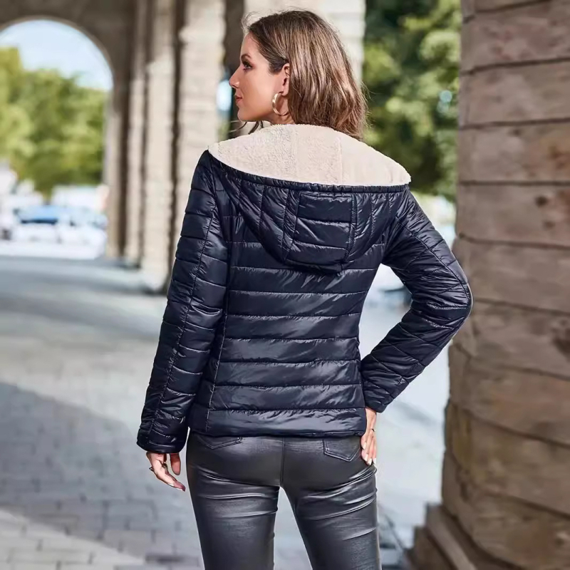 Jesenné a zimné nové krátke európske a americké 2025 s kapucňou, úzky strih, bavlnené vrchné oblečenie s flísovou podšívkou, teplý top z imitácie kašmíru, dámske vrchné oblečenie, trendy