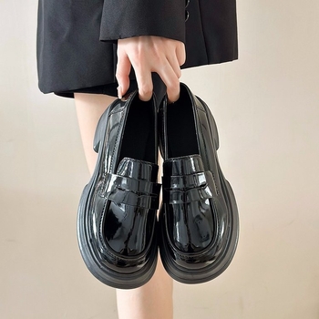 Dámske kožené topánky v britskom štýle s hrubou podrážkou, jar 2025, nové francúzske retro šaty, čierne, univerzálne, s hrubým podpätkom, jednovrstvové topánky