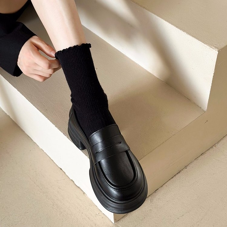 Dámske kožené topánky v britskom štýle s hrubou podrážkou, jar 2025, nové francúzske retro šaty, čierne, univerzálne, s hrubým podpätkom, jednovrstvové topánky