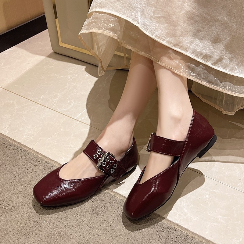 Pantofi cu vârful pătrat și plat pentru femei 2025 primăvara nouă Pantofi cu căciuli cu cataramă pentru curea Pantofi pentru mama Pantofi pentru bunica Pantofi cu plat en-gros