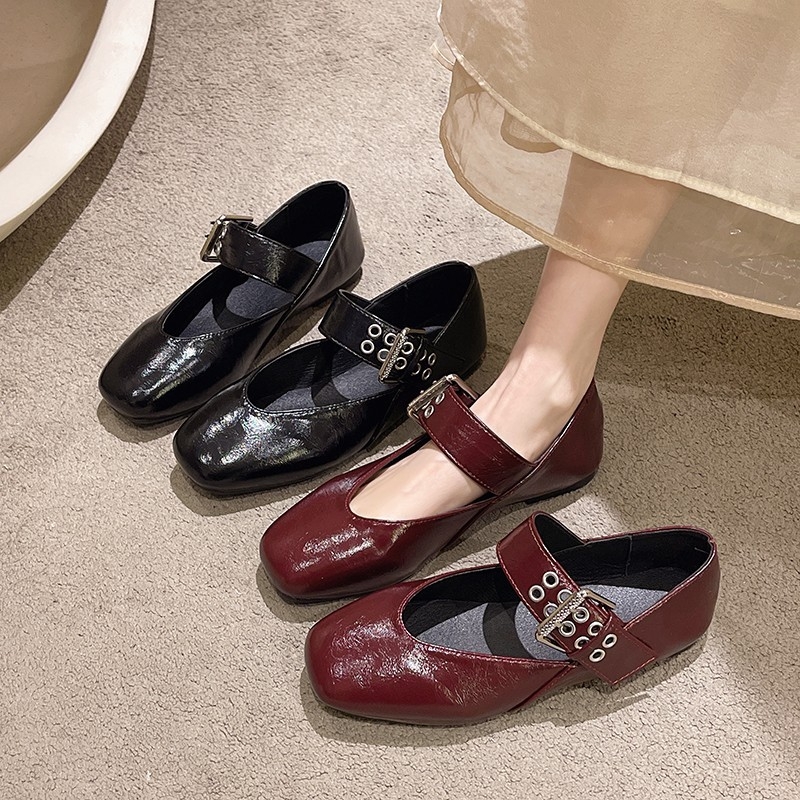 Pantofi cu vârful pătrat și plat pentru femei 2025 primăvara nouă Pantofi cu căciuli cu cataramă pentru curea Pantofi pentru mama Pantofi pentru bunica Pantofi cu plat en-gros