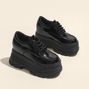 Malé kožené topánky v britskom štýle z roku 2024, jar a jeseň, nové topánky na vysokom podpätku s hrubou podrážkou, vintage flísovou podšívkou, šnurovacie malé kožené topánky