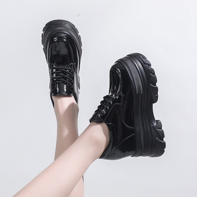 Pantofi mici din piele în stil britanic 2024 primăvara și toamna noi pantofi cu toc înalt și talpă groasă, tip muffin, pantofi vintage din piele cu șireturi și căptușeală din fleece