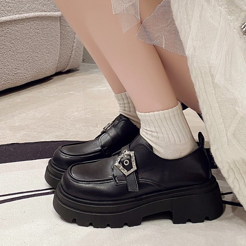 Dámske čierne retro kožené topánky s hrubou podrážkou, okrúhlou špičkou, čierne, v britskom štýle, malé, s okrúhlou špičkou, na jar 2025