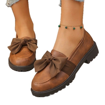 Prekogranične veće veličine vanjske trgovine nove male kožne cipele za žene s debelom petom, debelim donjim dijelom, veleprodaja engleskih mokasina s mašnom