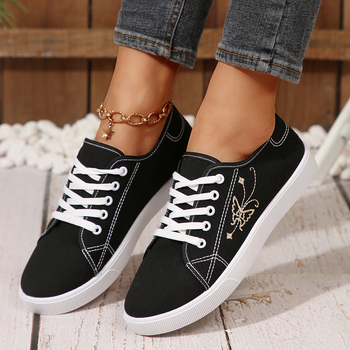 Εξωτερικό εμπόριο μεγάλων μεγεθών μικρά λευκά παπούτσια άνοιξη και φθινόπωρο νέα μόδα κεντημένα μπροστινά δαντέλα μονόχρωμα μαλακά κάτω διασυνοριακά αθλητικά παπούτσια χονδρικής