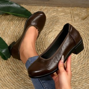 Zahraničný obchod cezhraničný plus size 2025 nové topánky na vysokom podpätku s okrúhlou hlavou a hrubým podpätkom, plytké ústa z kože, pracovná obuv plus size