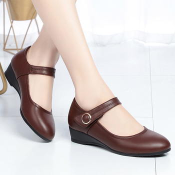 Παπούτσια της μαμάς, νέα καλοκαιρινά παπούτσια άνοιξης και φθινοπώρου με αγκράφα, κομψά, άνετα, μαλακά δερμάτινα, γυναικεία παπούτσια με απαλό πάτο, όχι κουρασμένα πόδια, μονό παπούτσια, γυναικεία