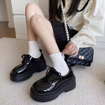 Μικρά δερμάτινα παπούτσια με χοντρή σόλα σε στυλ ακαδημίας, άνοιξη και φθινόπωρο, νέα βρετανικού στιλ 2024, μοντέρνα μοκασίνια με χοντρό τακούνι και δετά κορδόνια, μονόστρωτα παπούτσια