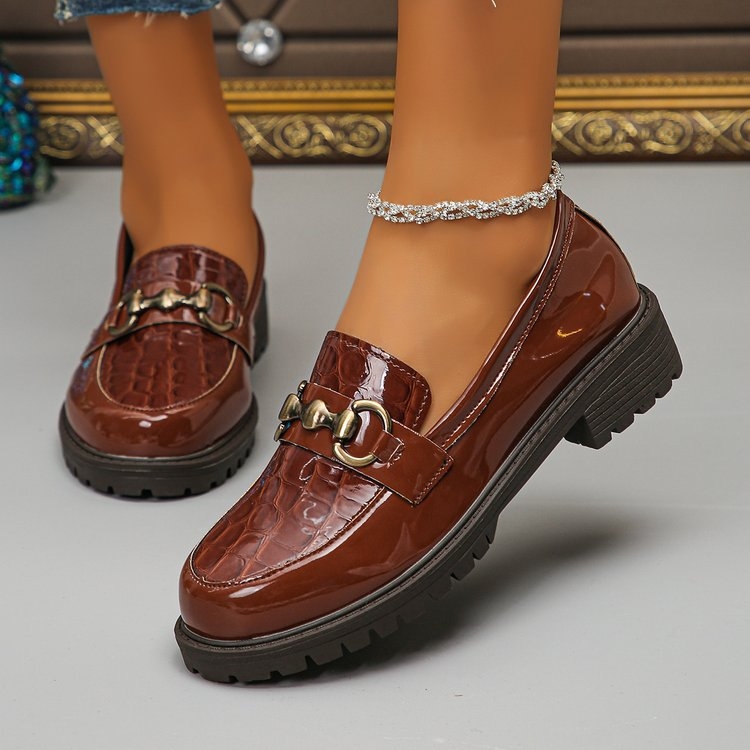 Ženske cipele od lakirane kože s debelim potplatom, britanskog stila, za jesen i zimu 2024., nove, univerzalne, za povećanje visine, okrugle, mokasine, jednoslojne cipele