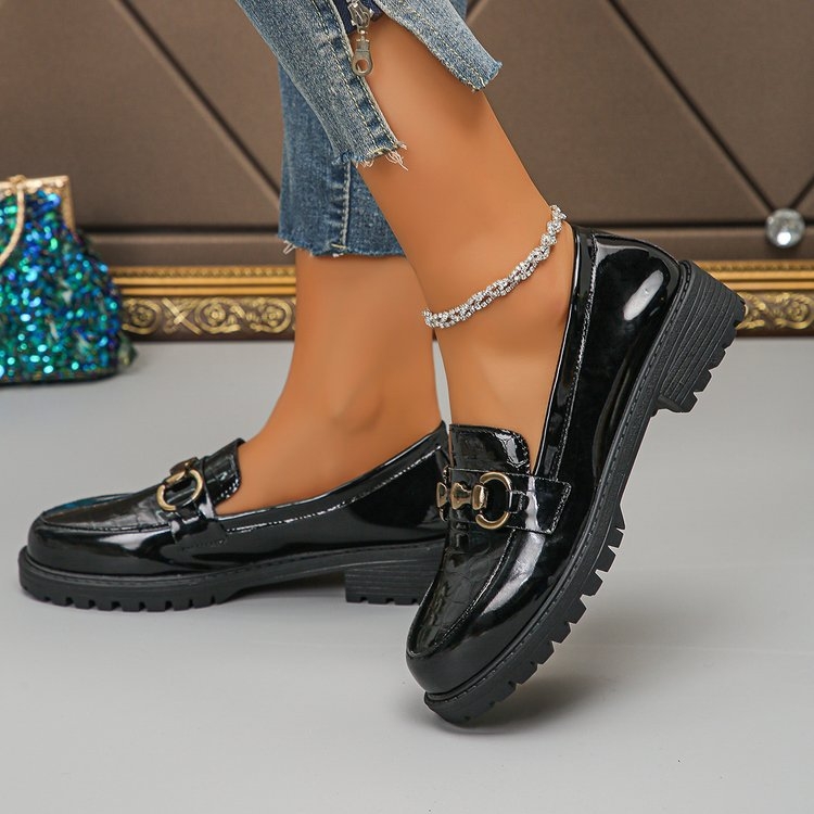 Ženske cipele od lakirane kože s debelim potplatom, britanskog stila, za jesen i zimu 2024., nove, univerzalne, za povećanje visine, okrugle, mokasine, jednoslojne cipele