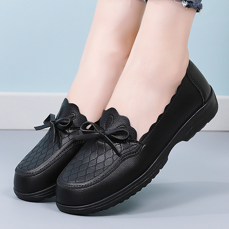 2025 Kožne cipele za žene, proljetne, ravne pete s mašnom, ženske cipele s resicama i mekim potplatom, bez rukava, ležerne ženske cipele