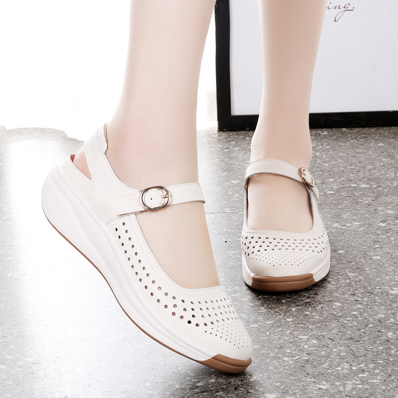 Duté priedušné sandále Baotou, dámske letné mäkké kožené sandále s mäkkou podrážkou, ľahké dámske topánky pre stredný a starší vek, kockované ploché topánky z pravej kože pre mamičky