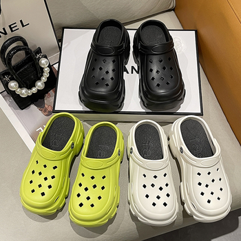 Moteriški urviniai bateliai – madingi 2023 m. pavasario ir vasaros slaugytojų neslystantys paplūdimio šlepetės su „Baotou“ dvigubo dėvėjimo storapadžiais sandalais moterims