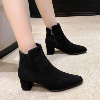 Jesen 2025. Nove kratke čizme s debelom petom, ženske špicaste čizme sa straničnim patentnim zatvaračem, modne martin čizme od brušene kože, veleprodaja