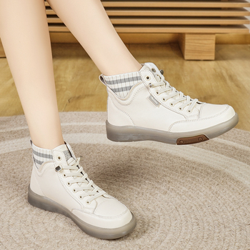 Visoke ležerne gležnjače s mekim potplatom za žene, nove ravne čizme s goveđim potplatom za jesen i zimu 2024., cipele za mame, univerzalne, neklizajuće, udobne