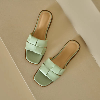 Mekane kožne pletene papuče s četvrtastim vrhom, ženske ljetne nošnje, univerzalne, za nošenje na posao, nove ravne sandale za ljeto 2024.