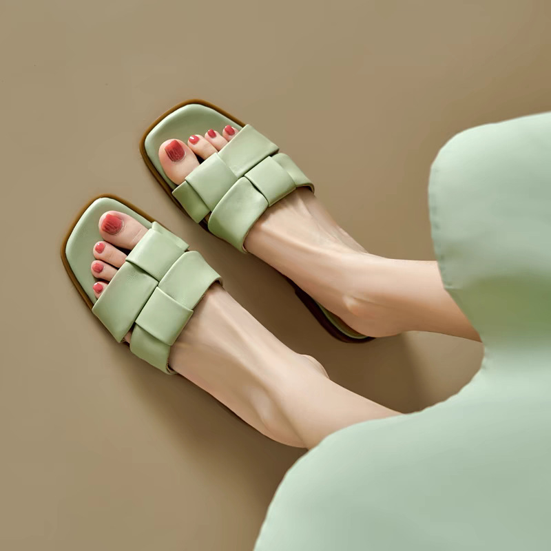 Mekane kožne pletene papuče s četvrtastim vrhom, ženske ljetne nošnje, univerzalne, za nošenje na posao, nove ravne sandale za ljeto 2024.