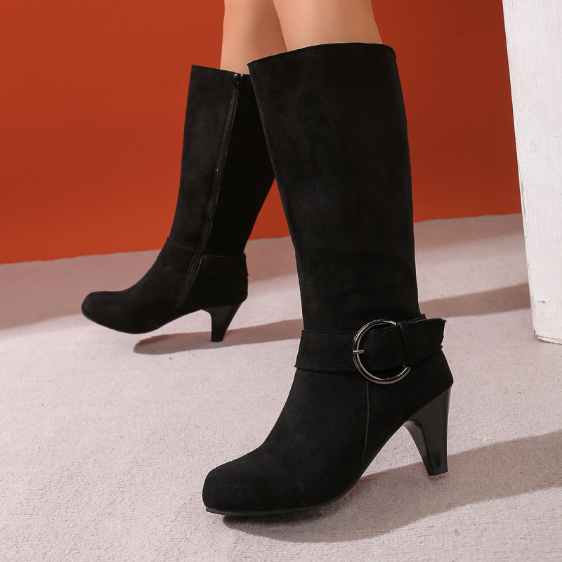 Jesenné a zimné čižmy 2024 Nové európske a americké čižmy bez kolien, semišové vysoké podpätky, veľkosť 40-43, krátke čižmy s prackou