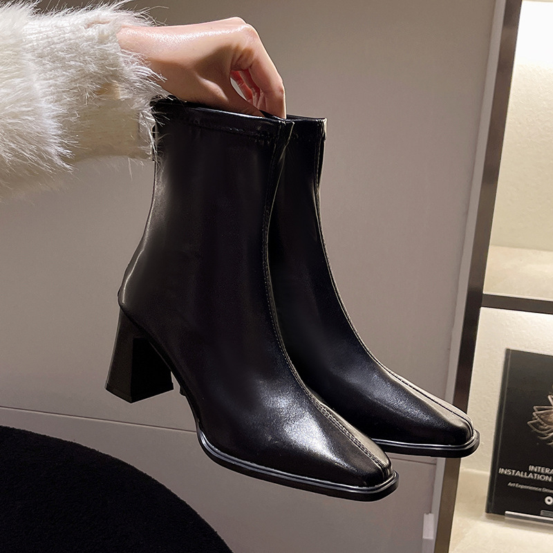 Modne čizme s debelom petom, visokom petom i kratkim cijevima, s patentnim zatvaračem straga, za jesen i zimu 2024., nove elegantne teksturirane ženske čizme