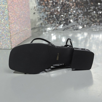 2024 Νέα plus size γυναικεία παπούτσια εξωτερικού εμπορίου σέξι τετράγωνα λουράκια στο κεφάλι με τακούνι στιλέτο ψηλοτάκουνα σανδάλια με σταυρωτό λουράκι γυναικεία διασυνοριακά σανδάλια