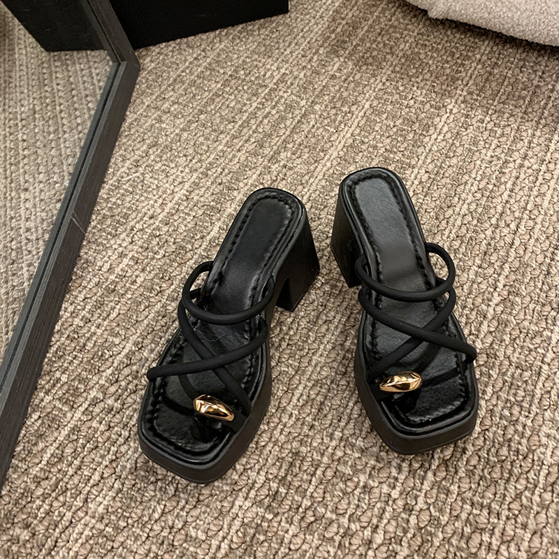 Papuče s debelom petom i metalnim prstenom za žene, veleprodaja, proljetne nove popularne modne Joker sandale za plažu na otvorenom, žene