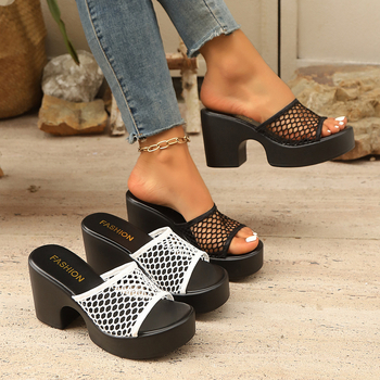 Hollow Mesh Square Head 2025 Καλοκαιρινά Νέα Σανδάλια με Χαμηλό Τακούνι, Μοντέρνες Σέξι Εξωτερικές Παντόφλες Plus Size
