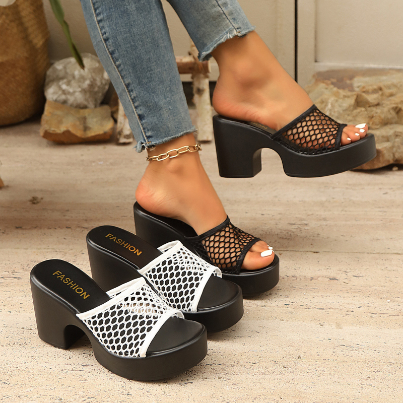 Šuplje mrežaste četvrtaste glave 2025. Ljeto, nove sandale s debelom niskom petom, modne seksi vanjske papuče, plus veličine