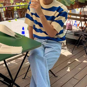 Ανδρικό καλοκαιρινό κορεάτικο στυλ καλοκαιρινό πουλόβερ με στρογγυλή λαιμόκοψη, ριγέ μισομανίκι πουλόβερ με φαρδιά γραμμή και στρογγυλή λαιμόκοψη