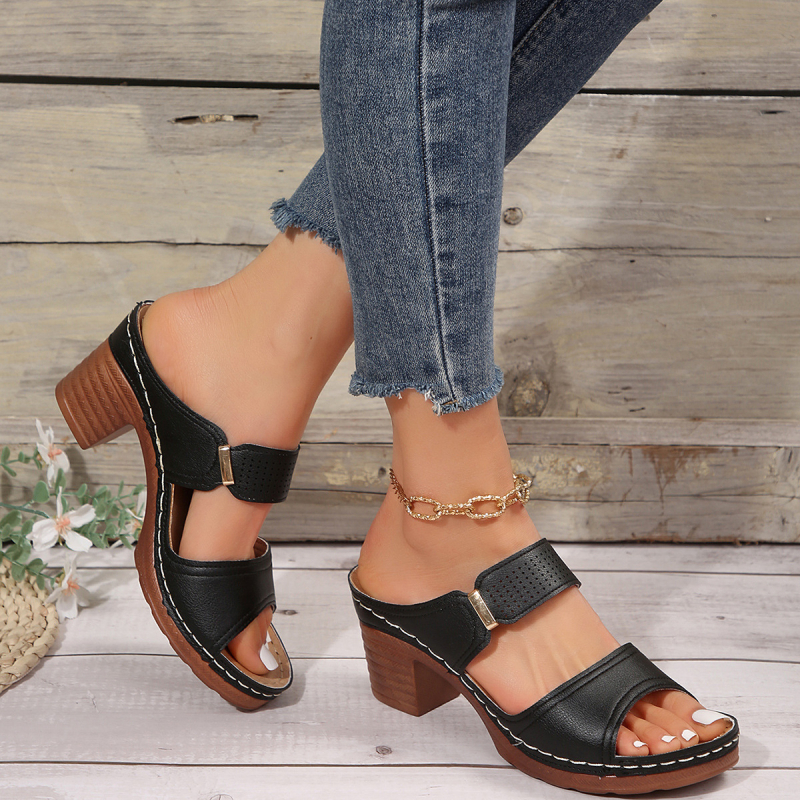 Európske a americké módne hrubé sandále na vysokom podpätku, letné nové zahraničné obchodné plus veľkosť s jedným remienkom, módne sexi sandále na vysokých podpätkoch